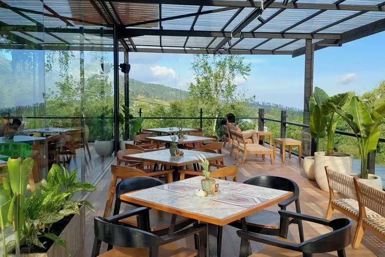 Cafe Estetik Di Purbalingga Ini Punya Hawa Sejuk Dari Gunung Slamet Lo,  Kamu Harus Coba Kesini - Wonosobo Zone