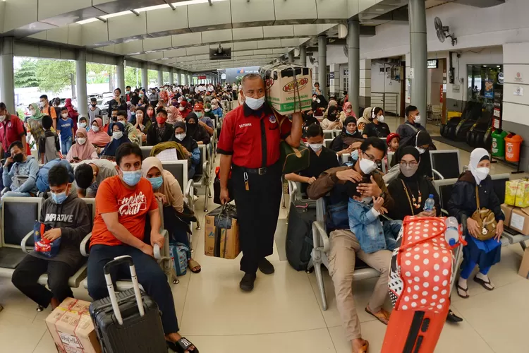 Ilustrasi mudik. Buka siang ini jam 2, klik link mudik gratis 2023 dari Kemenhub, segera daftar sebelum kehabisan kuota. (dephub.go.id)