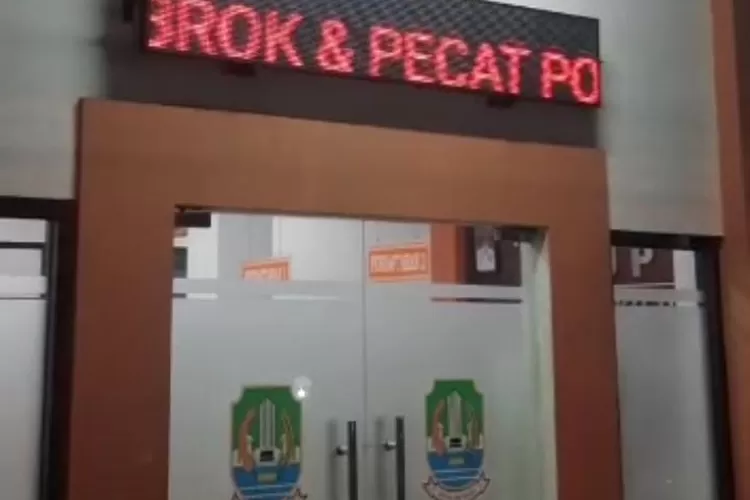 Running text di beberapa dinas Pemkot Bekasi diretas dan tampilkan kata-kata tidak baik. Pemkot Bekasi langsung ambil tindak lanjut. (Pemkot Bekasi)