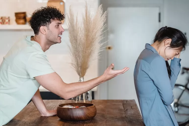 Berikut ini ciri suami yang sudah terkena kiriman sihir, harap anda waspada sebagai wanita (www.pexels.com)