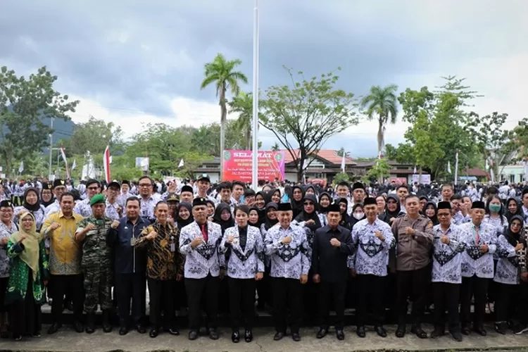 Peringatan HUT ke 77 PGRI dan Hari Guru Nasional (HGN) tahun 2022  (MC Singkawang)
