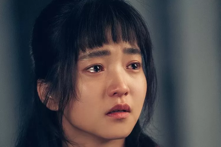 drakor Twenty Five Twenty One episode 11 menampilkan Na Hee Do yang rindu ayahnya yang telah meninggal (instagram @tvn_drama)
