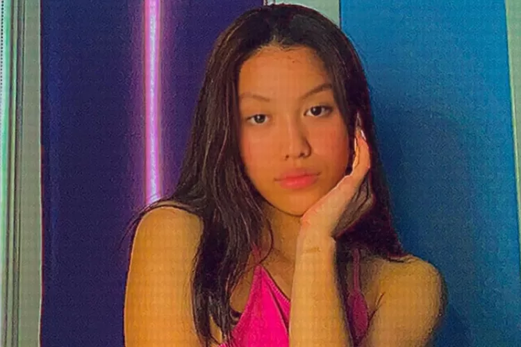 Lolly ngamuk pasca netizen sebut ia sedikit minum susu diduga ngirit, sebut porsi dirinya memang begitu (Instagram @1aurabd)