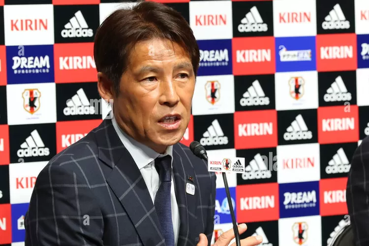 Akira Nishino saat masih menjabat pelatih Timnas Jepang. (Alamy)