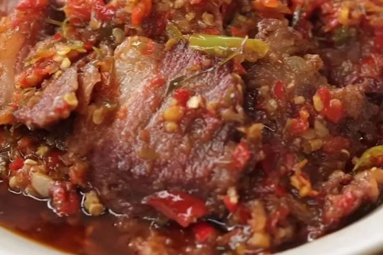 Resep se'i sapi sambal daun jeruk resep ala Devina Hermawan (Instagram @devinahermawan )