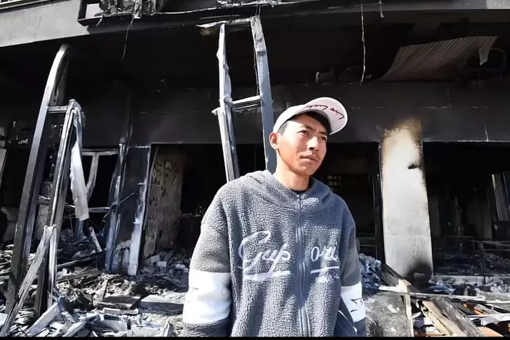Sugiyanto, WNI yang selamatkan puluhan lansia dalam kebakaran dahsyat di Korea. (allkpop)