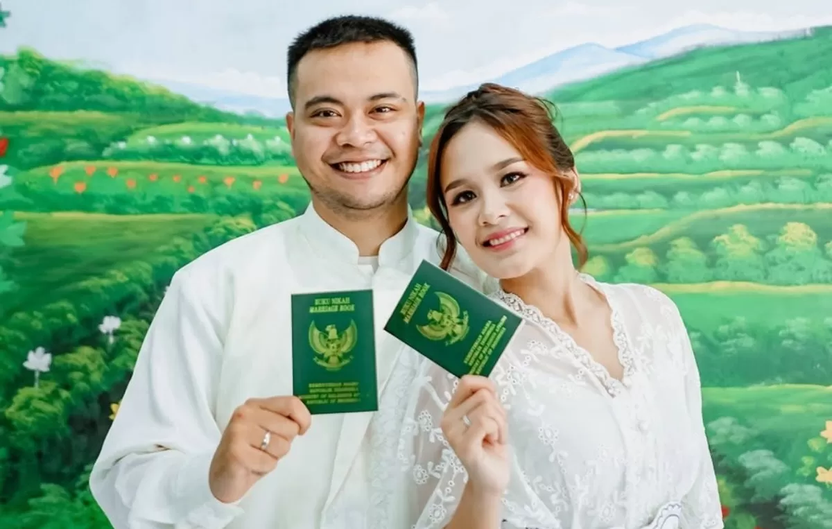 Mengenal sosok Santi Febriyanti, istri yang baru saja dinikahi Reza, mantan anggota boy band SMASH yang mencuri perhatian. (Instagram.com/@mrezanugrah)