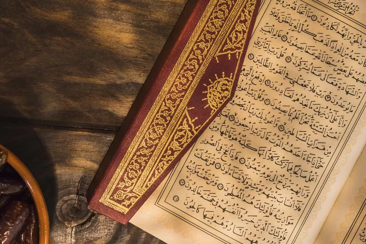 Bacaan Lengkap Surat Al Kahfi: Text Arab, Latin Dan Artinya Dalam ...