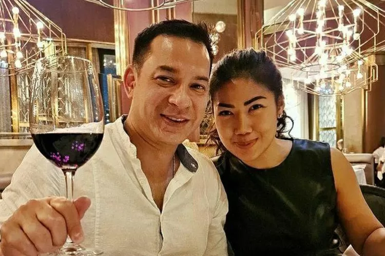 Ari Wibowo dan Inge Anugrah. (Sumber: Instagram @ariwibowo_official)