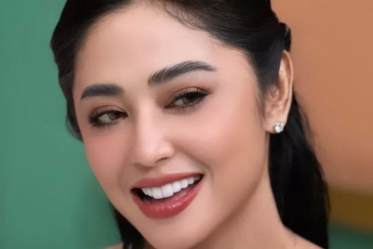 Sempat disebut bahwa tubuhnya menjadi sarang jin oleh Ustadz Danu, ini tanggapan Dewi Perssik (Instagram @dewiperssik9)