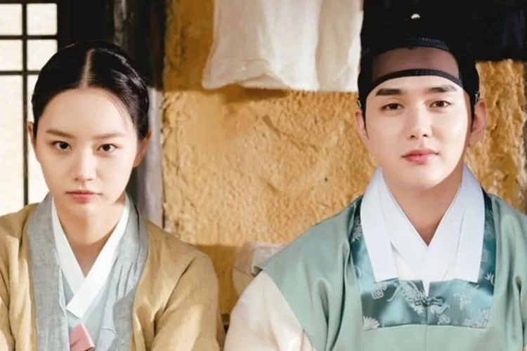 Drama Korea Moonshine akan menemani akhir tahun kamu di 2021 (Soompi - E. Cha)