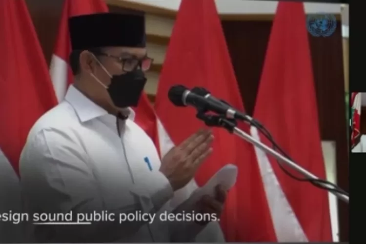 Dari PBB mendengarkan presentasi kepala BKKBN Indonesia dr Hasto Wardoyo SPOg. (Istimewa)