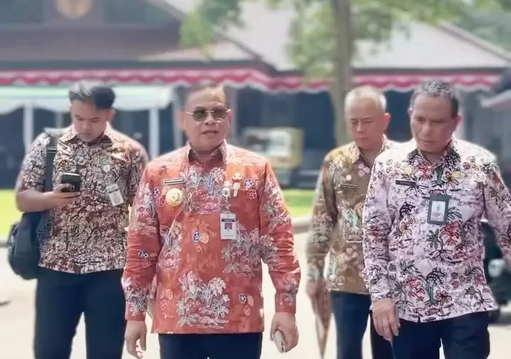 Ribuan warga Pati siap demo 13 Agustus 2025 tolak kenaikan PBB-P2. Ini dasar hukum dan hitungan pajak yang jadi polemik.