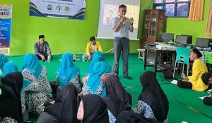 Bangun Generasi Siap Kuliah, OSIM MA Darul Ulum Bareng Bersama Mahasiswa PPL FAI UNDAR Gelar Sekolah Upgrading