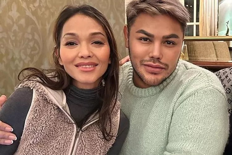 Ivan Gunawan bongkar kelakuan Bunda Corla selama di Indonesia