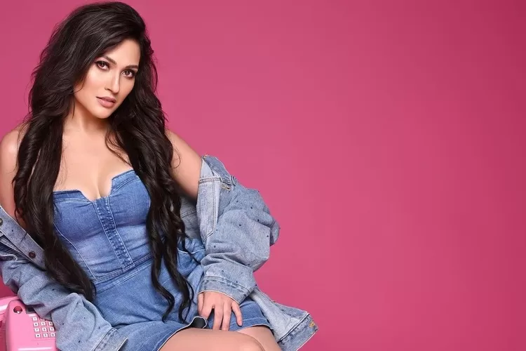 Profil Karenina Maria Anderson, aktris dan model yang ditangkap polisi atas dugaan penyalahgunaan narkoba (Instagram @kareninaanderson)