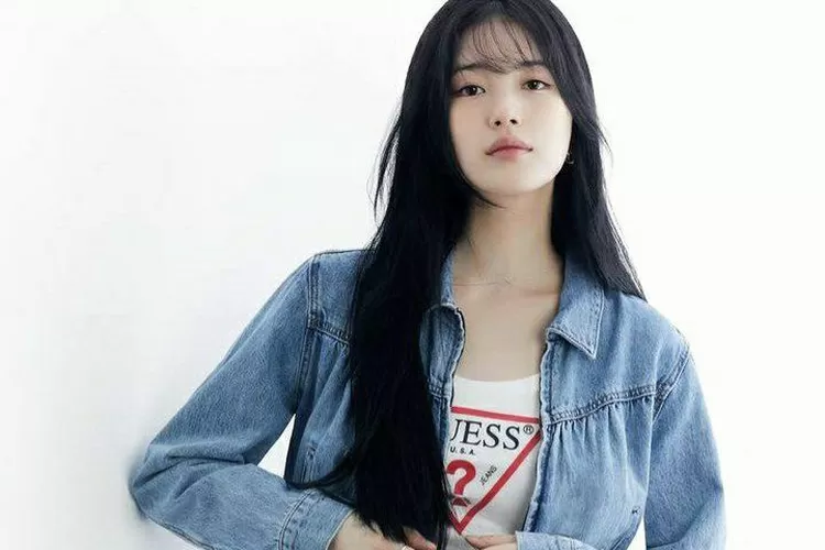 Bae Suzy (Instagram @skuukzky)