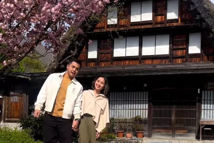 Gritte Agatha dan Arif Hidayat berlibur ke Jepang sebelum menikah