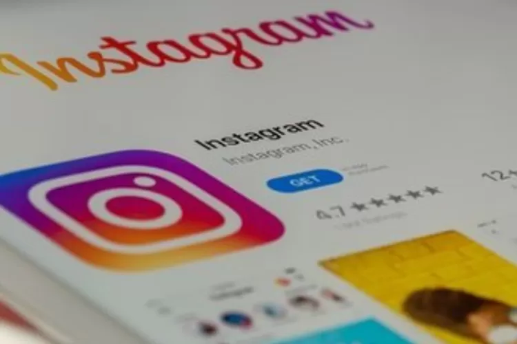Story Instagram Terbalik? Ini Penyebab dan Cara Mengatasi (kapanlagi.com)