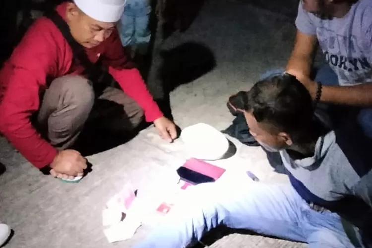 Coba Kelabuhi Petugas Simpan Sabu Dalam Peci, Pria di Solok Akhirnya Ditangkap Polisi
