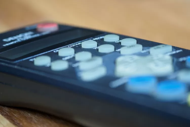 Ilustrasi menonton,  Jadwal Acara TV Selasa, 30 Mei 2023: ANTV, SCTV, MNCTV, Trans TV, Trans 7, NET TV, Indosiar, RCTI, GTV ( Brett Jordan/ Unsplash.com)