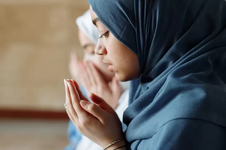 Ilustrasi muslim berdoa (pexels/Thirdman)