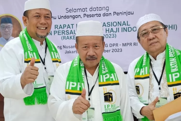 Bupati Agam, Dr. H. Andri Warman, MM, secara resmi menjabat sebagai Ketua Ikatan Persaudaraan Haji Indonesia (IPHI) Sumatera Barat (AMC News)