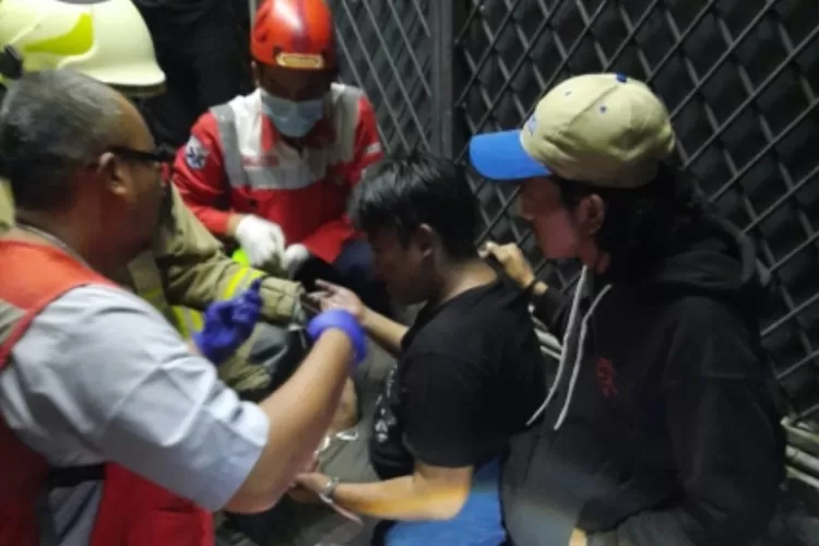 Korban luka di kebakaran hotel di Jakarta Selatan (Pmjnews)