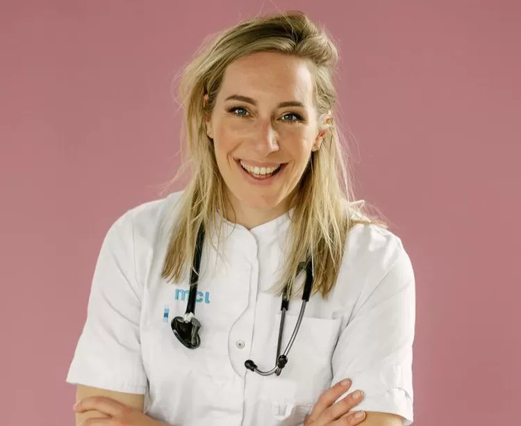 Pakar kesehatan menjawab soal penyebab tubuh kurus Alyssa Soebandono yang semakin kurus.