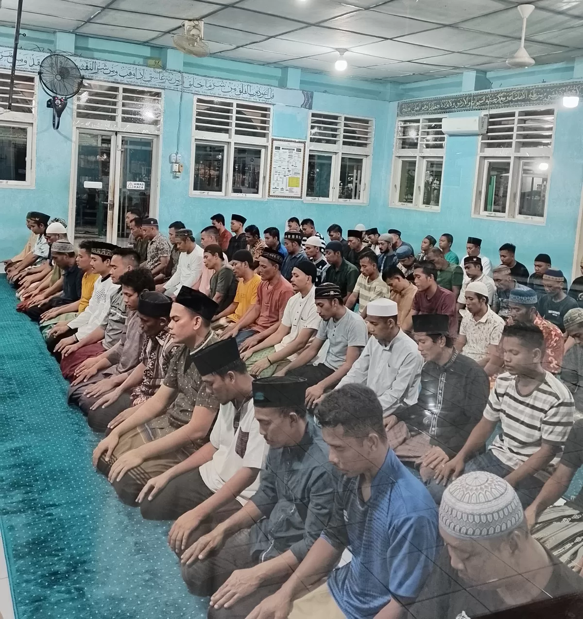 Pegawai dan WBP Lapas Rantauprapat Saat Salat Tarawih Berjamaah