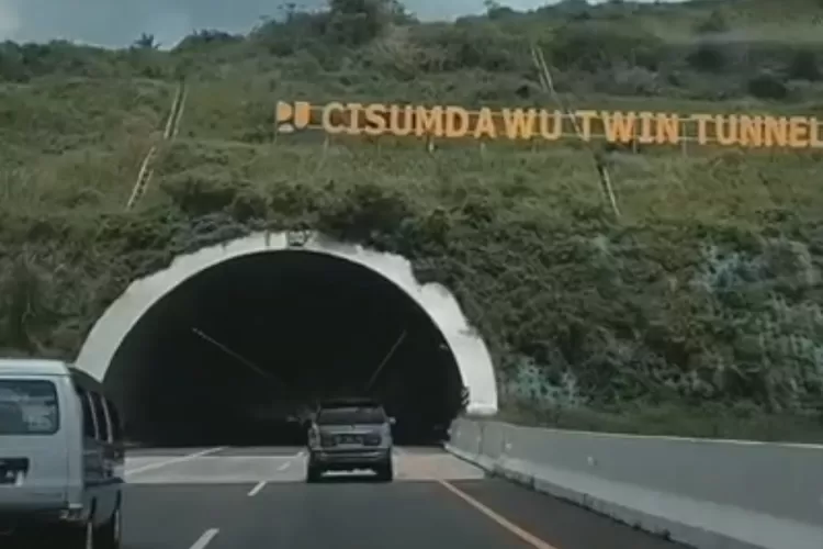 Perbandingan Terowongan Tol Cisumdawu dan Tol Padang Pekanbaru