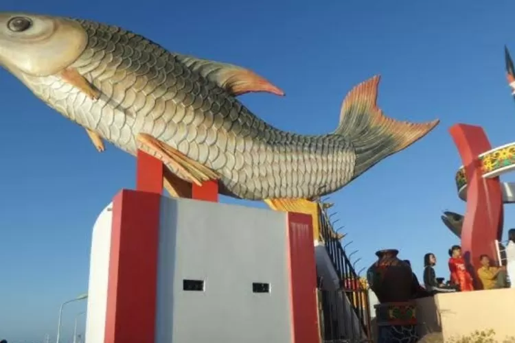 Ikon Patung jelawat di Kota Sampit  (Twitter @ZWiebowo)