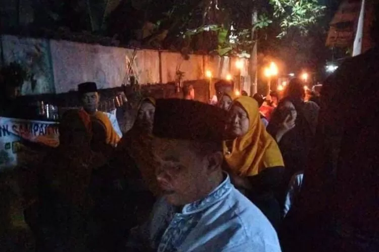 Pihak RT 003 RW 01 gelar acara pawai obor dalam rangka menyambut Tahun Baru Hijriyah 1445 H (Foto: Gorajuara/dok: Irfan Jaya)