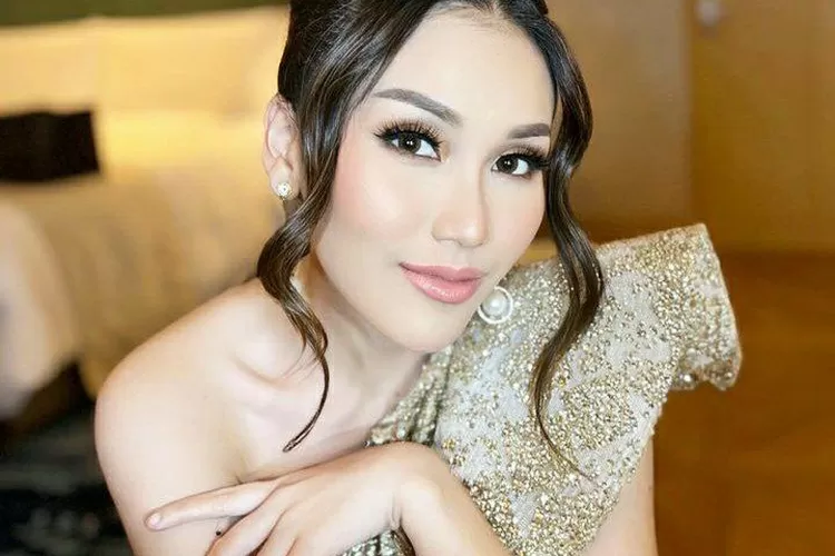 Ayu Ting Ting (Sumber: Instagram @ayutingting92)