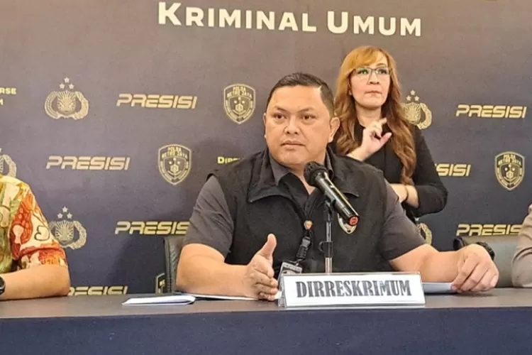 Direktur Reserse Kriminal Umum Polda Metro Jaya Kombes Hengki Haryadi dalam konferensi pers di Mapolda Metro Jaya, Jakarta, Kamis (2/3/2023) terhadap kasus penganiayaan yang dilakukan terhadap David dan telah menetapkan Mario Dandy dan Shane, tersangka, serta AG sebagai pelaku