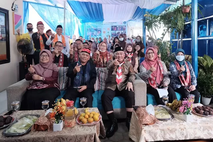 PT DLP bersama Walikota Depok, Mohammad Idris, saat sosialiasi D&rsquo;Sunting Menara