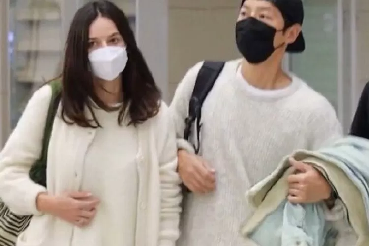 Agensi Song Joong Ki Bocorkan Tanggal Pernikahan Mantan Song Hye Kyo, Kapan? (Soompi)