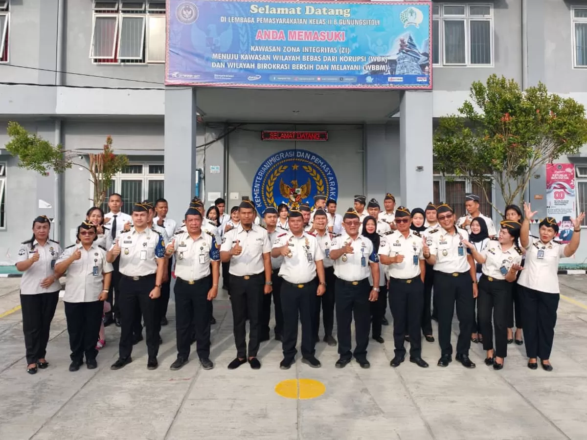 Kalapas Gunungsitoli dan Jajaran Saat Apel Pagi Pegawai