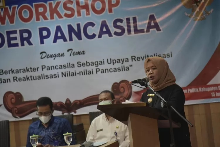 Bupati Sleman Kustini Sri Purnomo dalam sebuah acara. (Humas Pemkab Sleman)