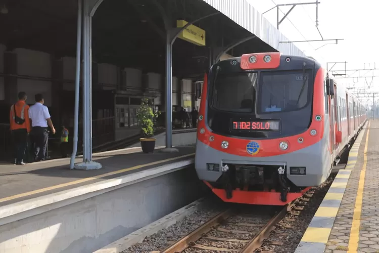 Ilustrasi Kereta Rel Listrik (KRL). (Dok. Daop 6 Yogyakarta)