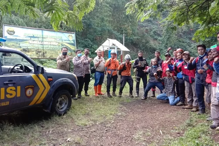 Tim SAR gabungan bersama relawan kembali melakukan pencarian terhadap Gibran (14), pendaki yang hilang di Gunung Guntur, Kecamatan Tarogong Kaler, Kabupaten Garu, Senin 20 September 2021.(Agus Alvin/Gorajuara.com)