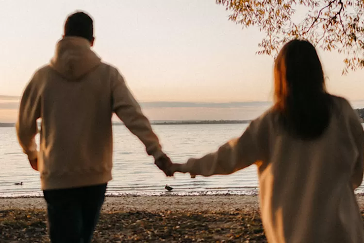 Ilustrasi trik agar seseorang suka sama kamu (Pexels/Maksim Goncharenok)