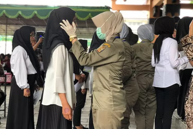 Dokumentasi - Pelaksaan seleksi kompetensi dasar (SKD) calon pegawai negeri sipil (CPNS) di lingkungan Pemerintah Kota Yogyakarta (20/2/2020). (ANTARA/Eka AR)