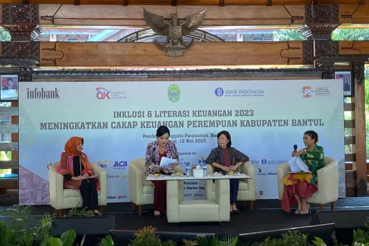 Dialog Literasi dan Inklusi Keuangan dengan tajuk Meningkatkan Cakap Keuangan Perempuan di Bantul (Rahajeng Pramesi)