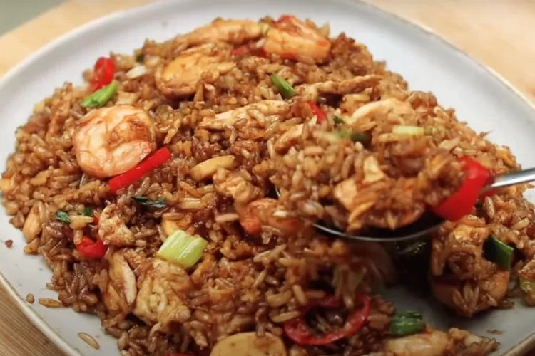 Ilustrasi nasi goreng paling enak di Depok, bikin ketagihan. ((Youtube Devina Hermawan))