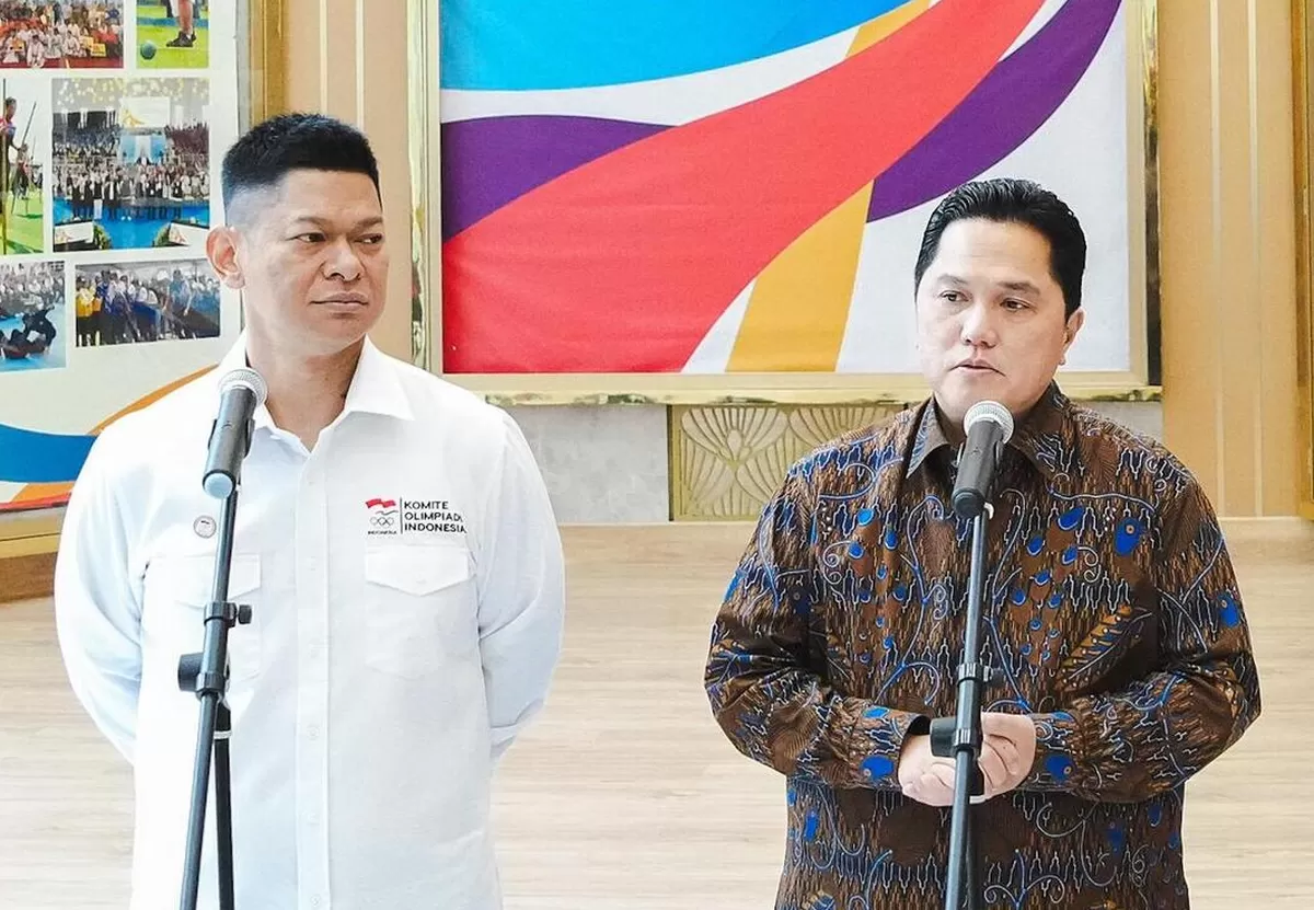 Menpora Erick Thohir memberikan keterangan seputar Asian Games 2026  dan SEA Games 2027 usai menerima laporan dari Ketua NOC Indonesia, Raja Sapta Oktohari (kiri), Jumat, 20 Februari 2026 di Kemenpora (KEMENPORA)