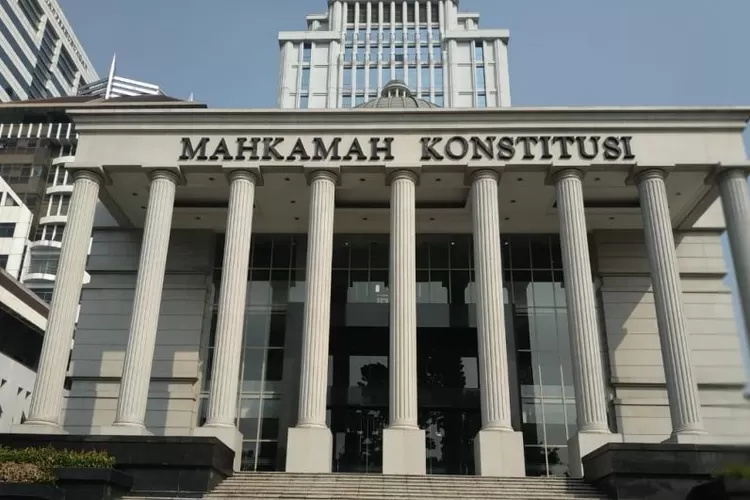 Gedung MK. MK memburu informan yang membocorkan putusan MK terkait sistem pemilu kepada Denny Indrayana