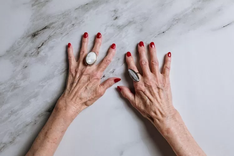 Ini ternyata cara mendeteksi cincin batu bertuah atau tidak serta melihat jenis energi positif atau negatif yang ada pada cincin (www.pexels.com)