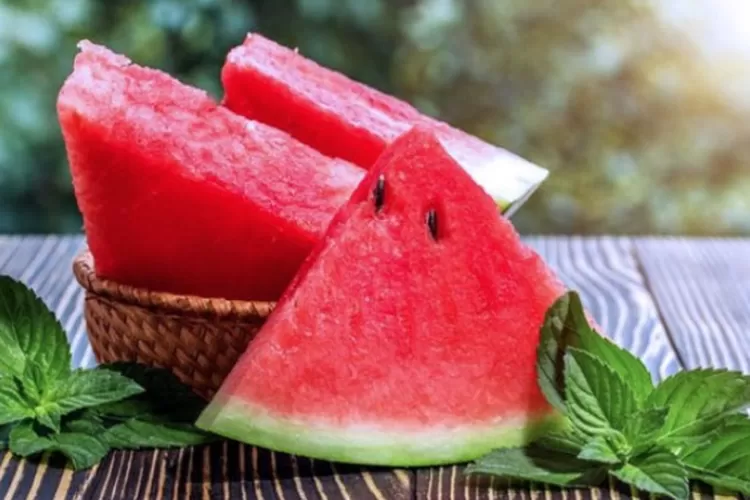 Buah semangka menjadi salah satu buah yang efektif untuk menurunkan tekanan darah tinggi
