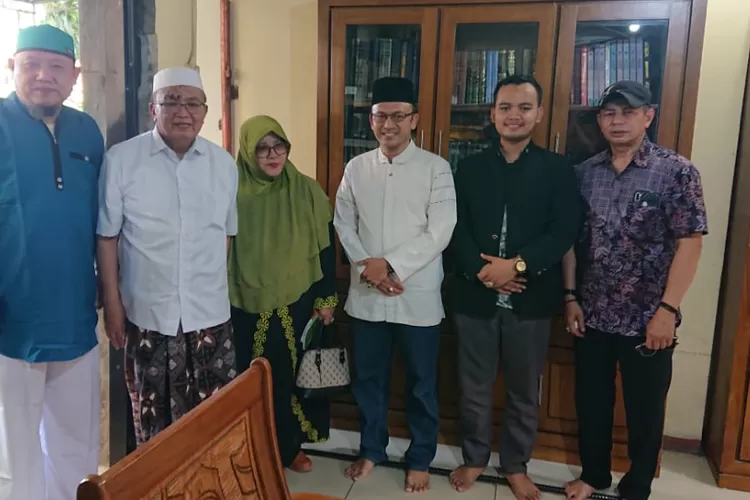 FS DKM Kota Depok saat menyambangi kediaman Rois Syuriah PWNU Jawa Barat KH.Abun Bunyamin.